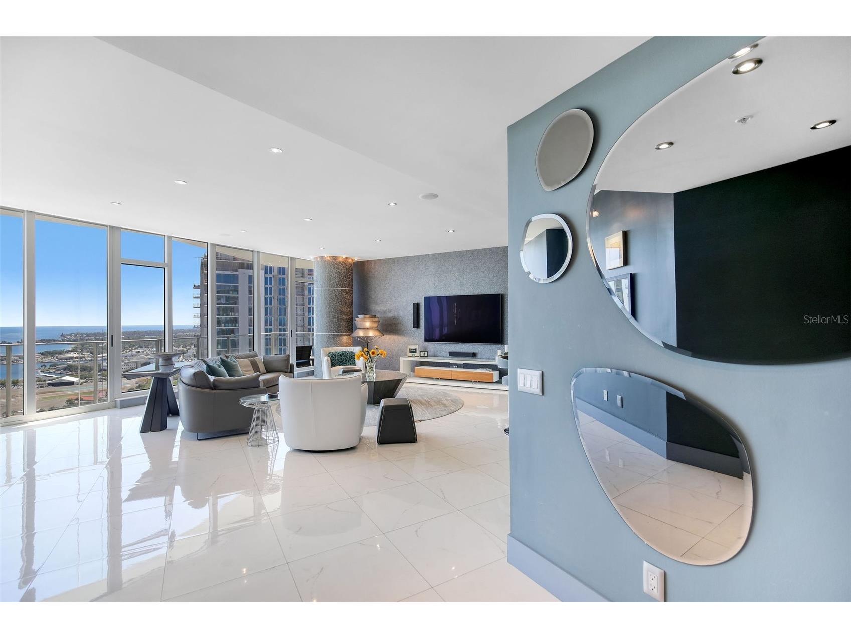 175 1st Street S #3103 Saint Petersburg FL 33701 TB8462551 image3