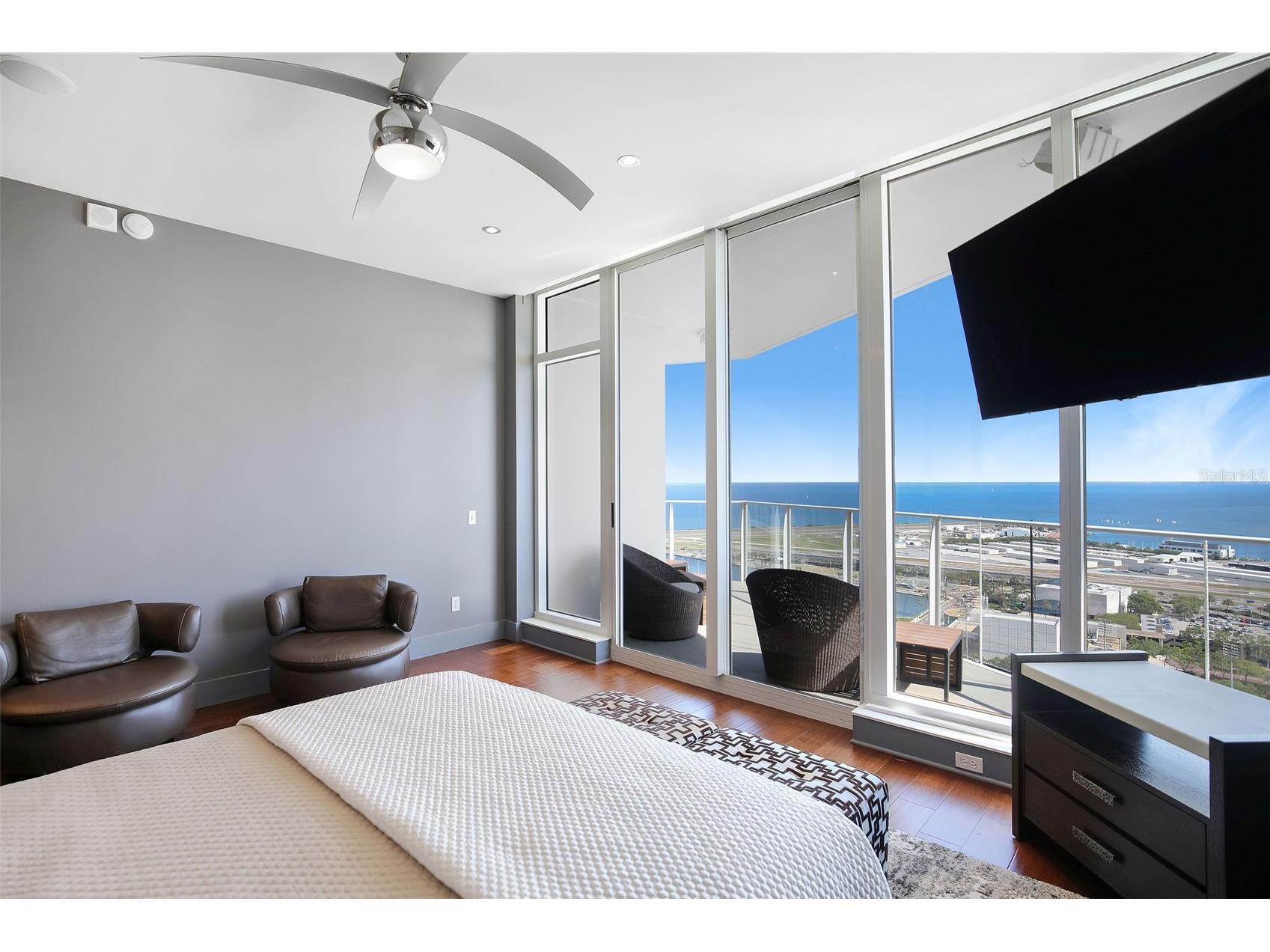 175 1st Street S #3103 Saint Petersburg FL 33701 TB8462551 image32