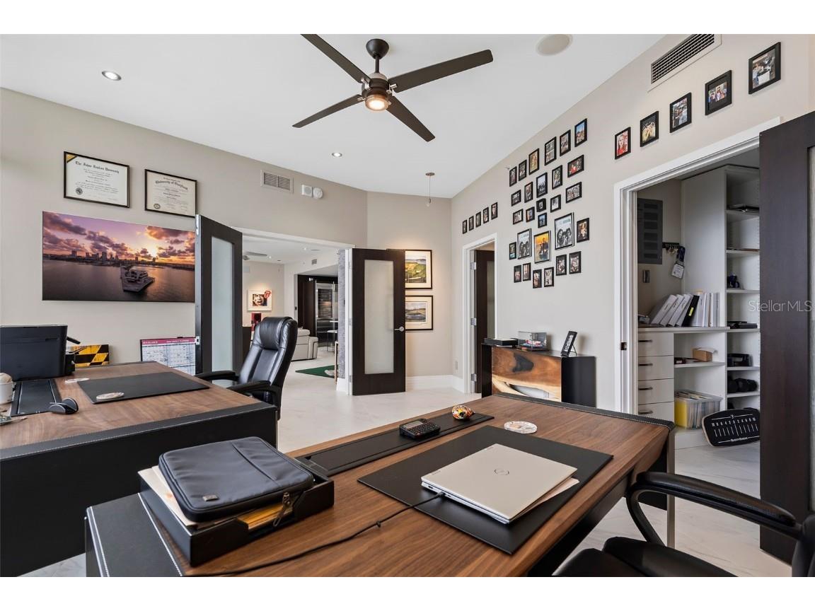 175 1st Street S #3203 Saint Petersburg FL 33701 TB8426586 image36