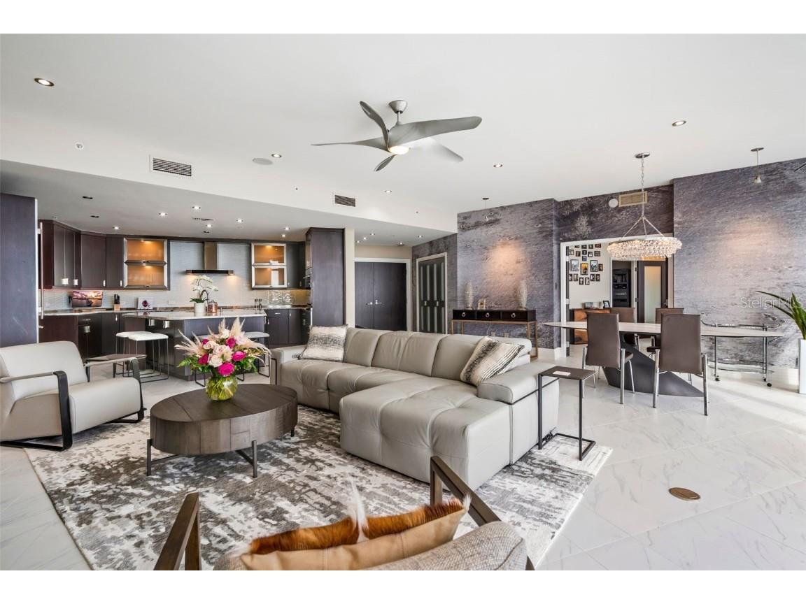 175 1st Street S #3203 Saint Petersburg FL 33701 TB8426586 image4