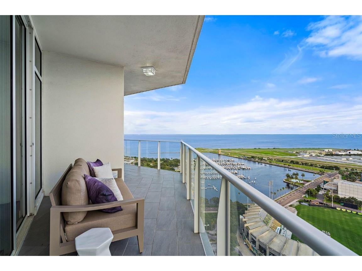 175 1st Street S #3203 Saint Petersburg FL 33701 TB8426586 image41