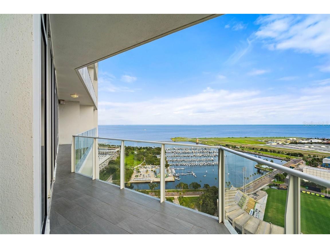 175 1st Street S #3203 Saint Petersburg FL 33701 TB8426586 image42