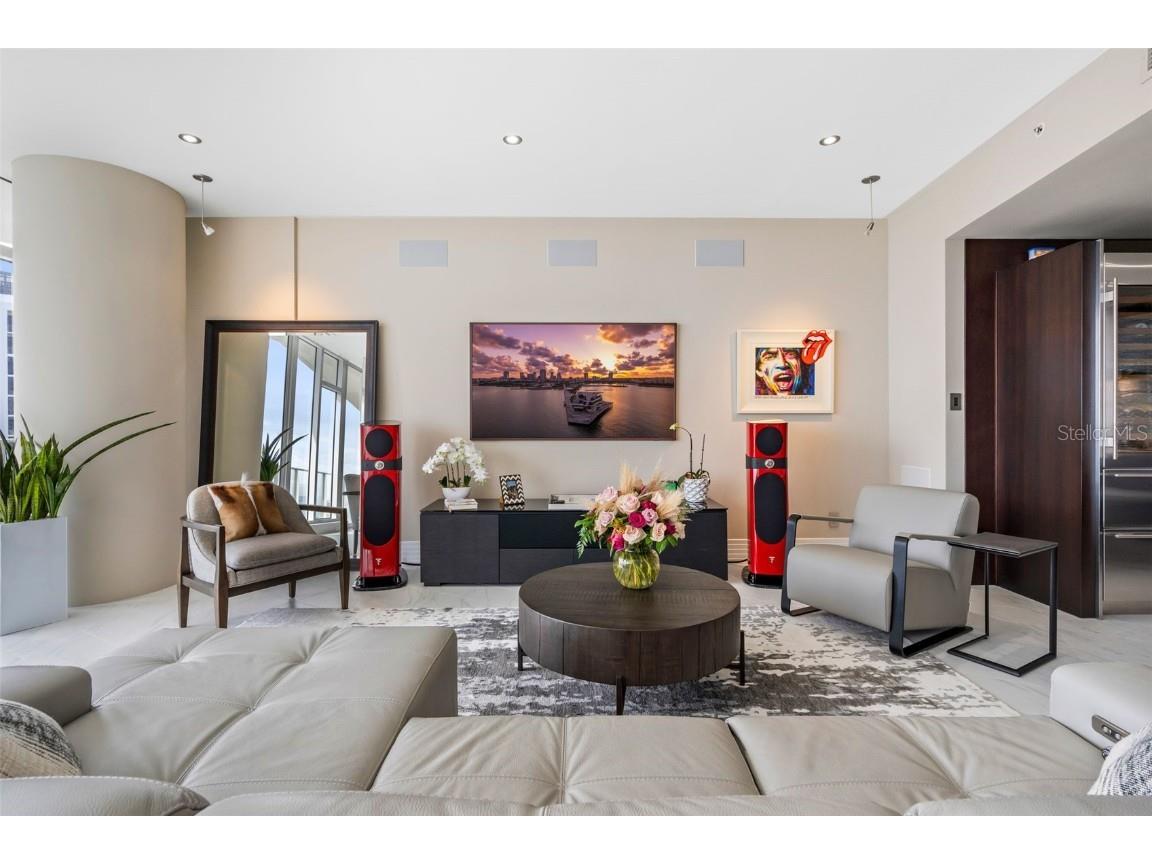 175 1st Street S #3203 Saint Petersburg FL 33701 TB8426586 image5