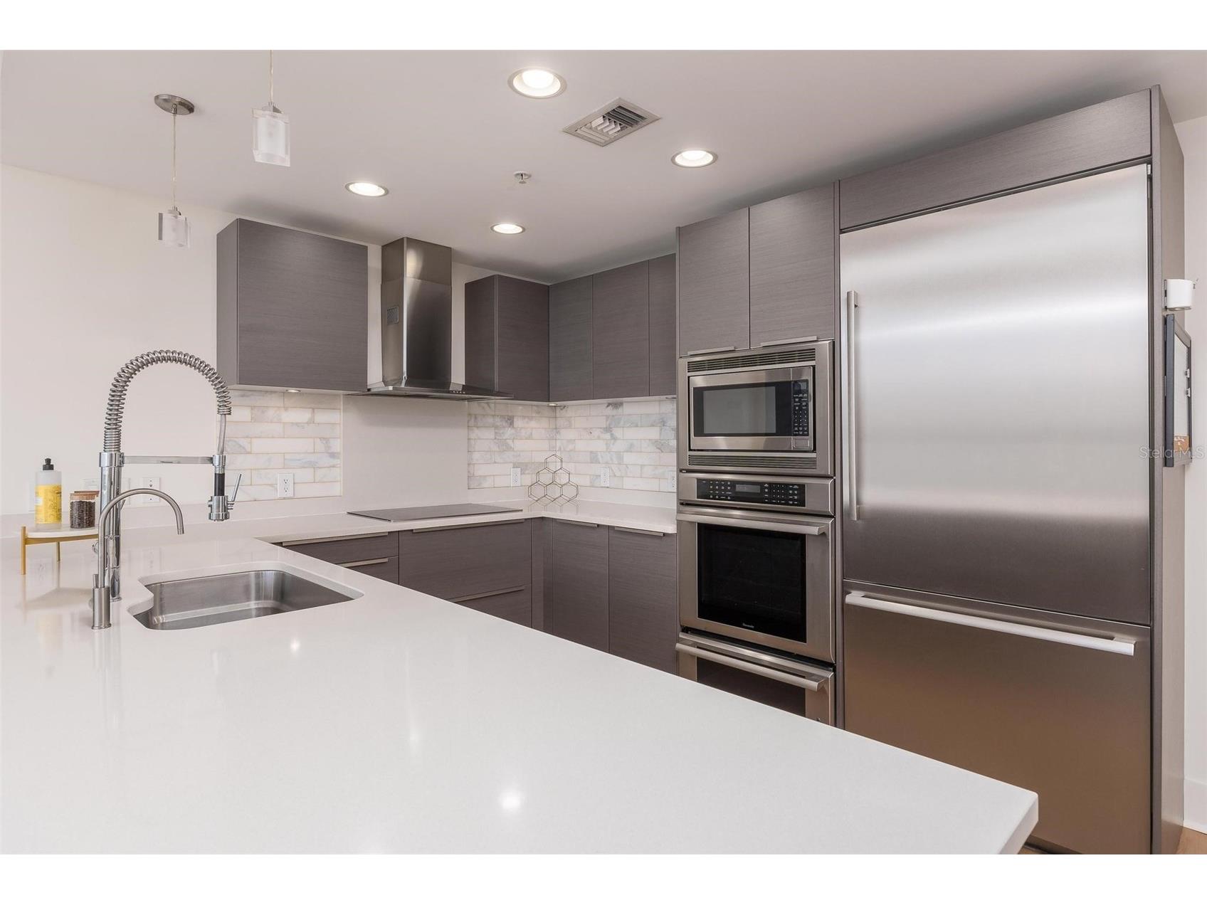 175 1st Street S #504 Saint Petersburg FL 33701 TB8489152 image11