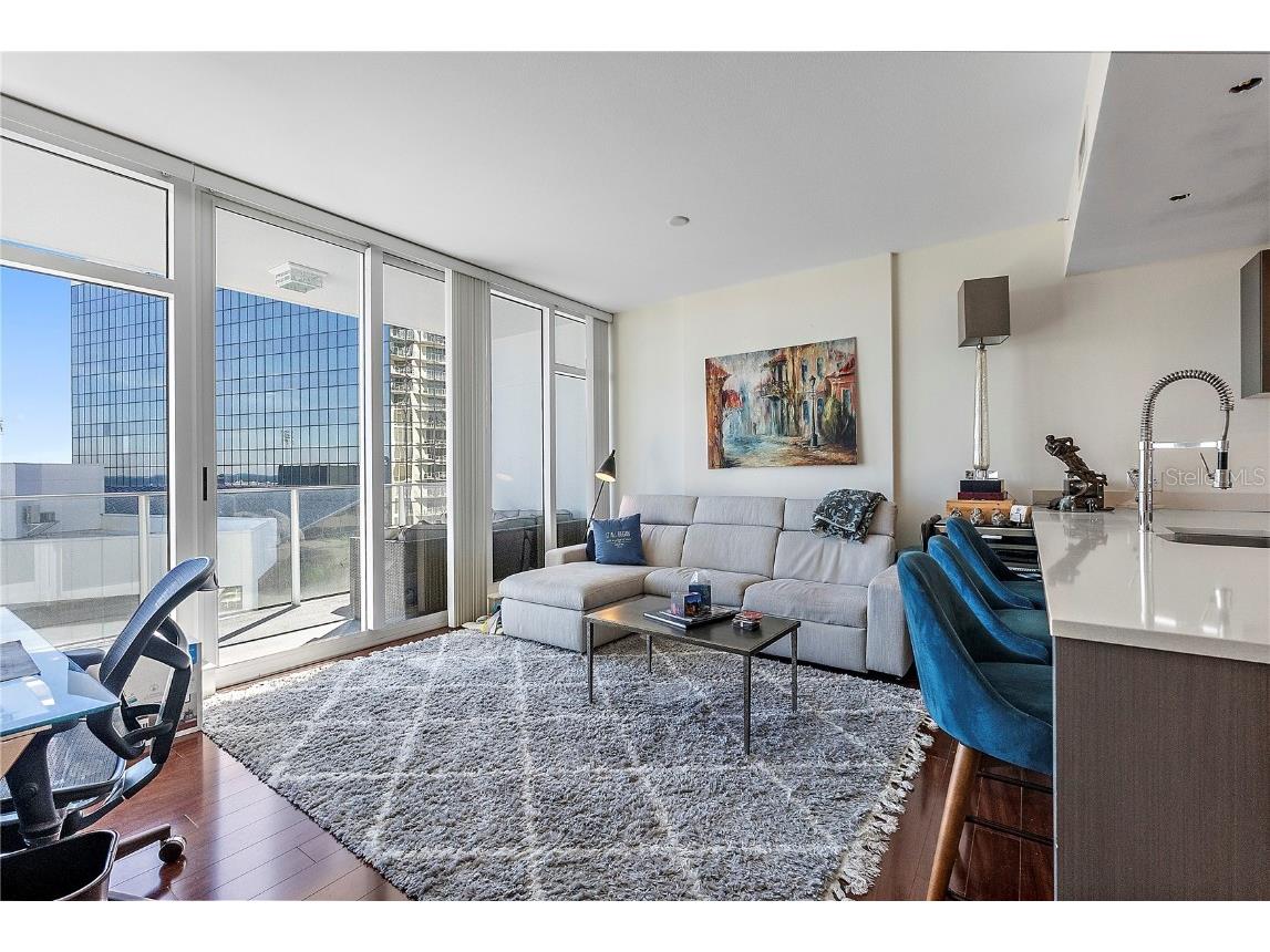 175 1st Street S #704 Saint Petersburg FL 33701 TB8334842 image3