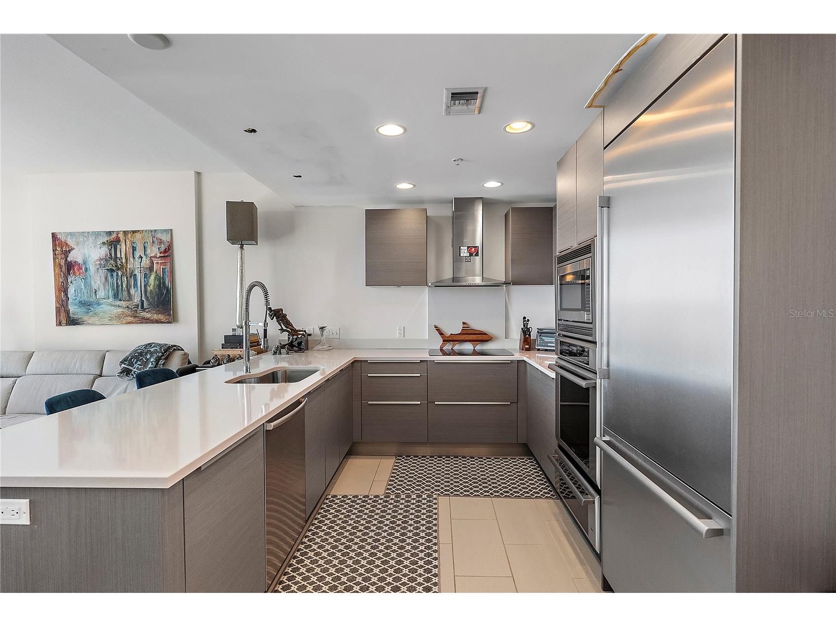 175 1st Street S #704 Saint Petersburg FL 33701 TB8492079 image4