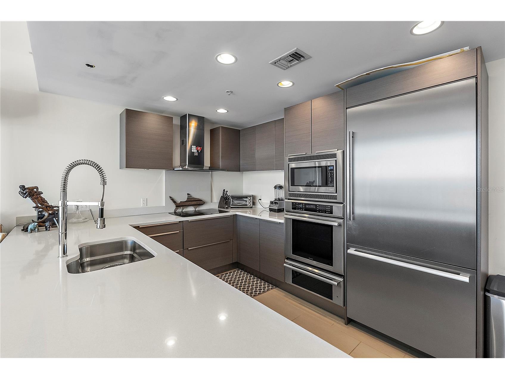 175 1st Street S #704 Saint Petersburg FL 33701 TB8492079 image6
