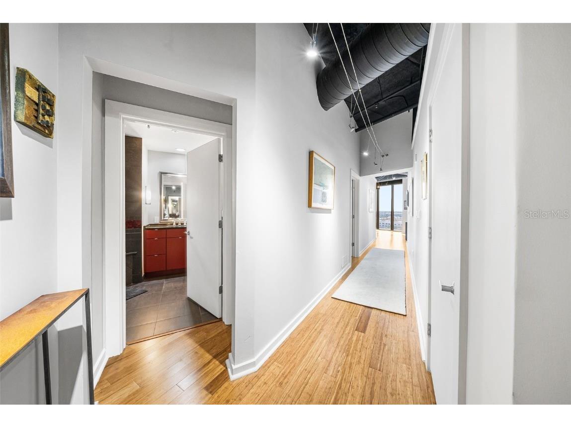 175 2nd Street S #1011 Saint Petersburg FL 33701 TB8315954 image1