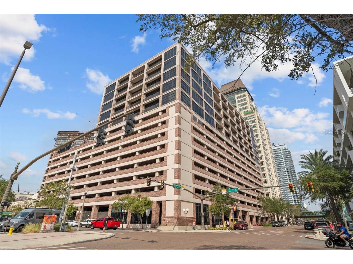 175 2nd Street S #1108 Saint Petersburg FL 33701 TB8435161 image1