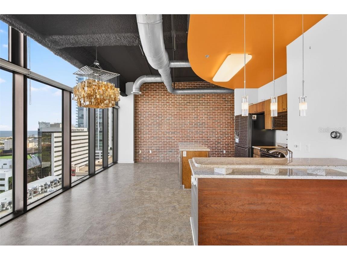 175 2nd Street S #P-2 Saint Petersburg FL 33701 TB8402228 image11