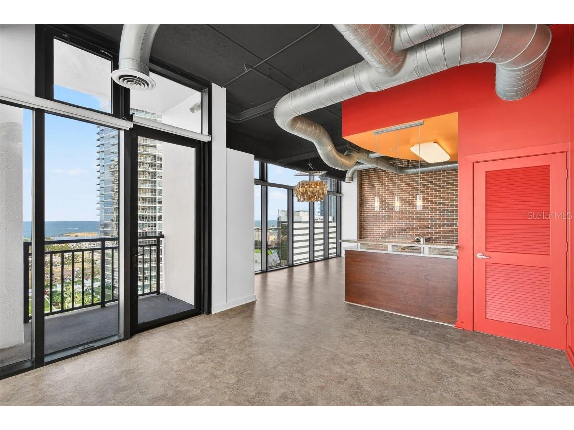 175 2nd Street S #P-2 Saint Petersburg FL 33701 TB8402228 image12