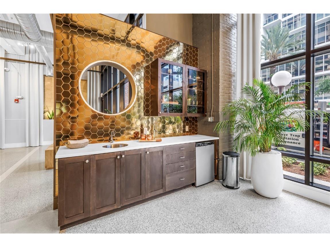 175 2nd Street S #P-2 Saint Petersburg FL 33701 TB8402228 image41