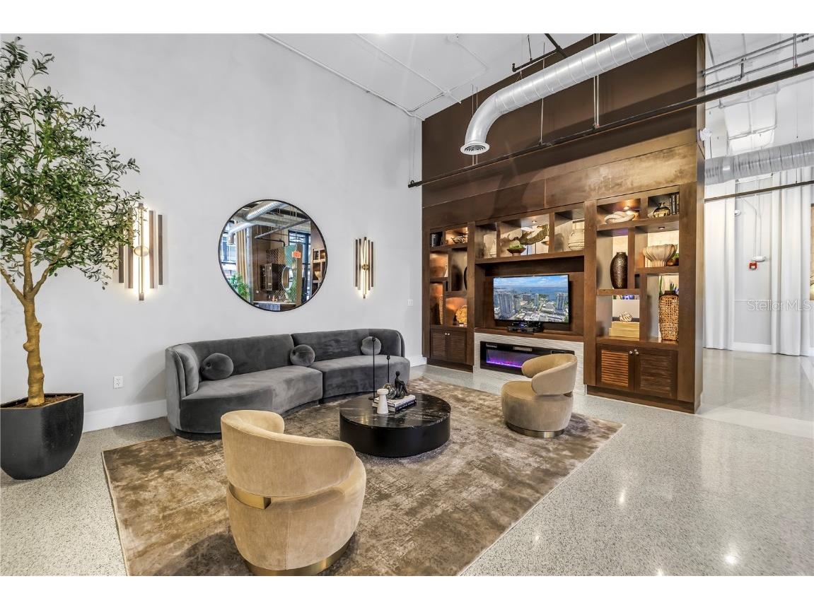 175 2nd Street S #P-2 Saint Petersburg FL 33701 TB8402228 image42