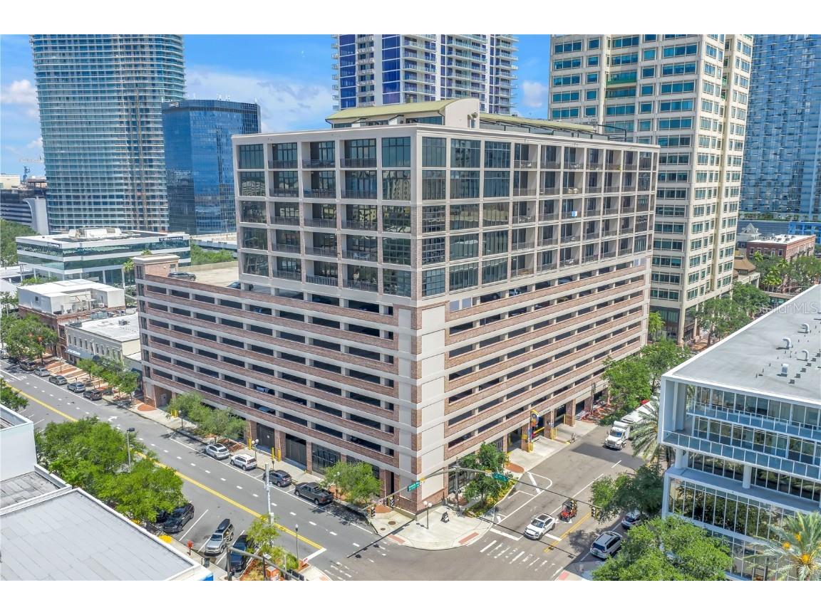 175 2nd Street S #P-2 Saint Petersburg FL 33701 TB8402228 image53