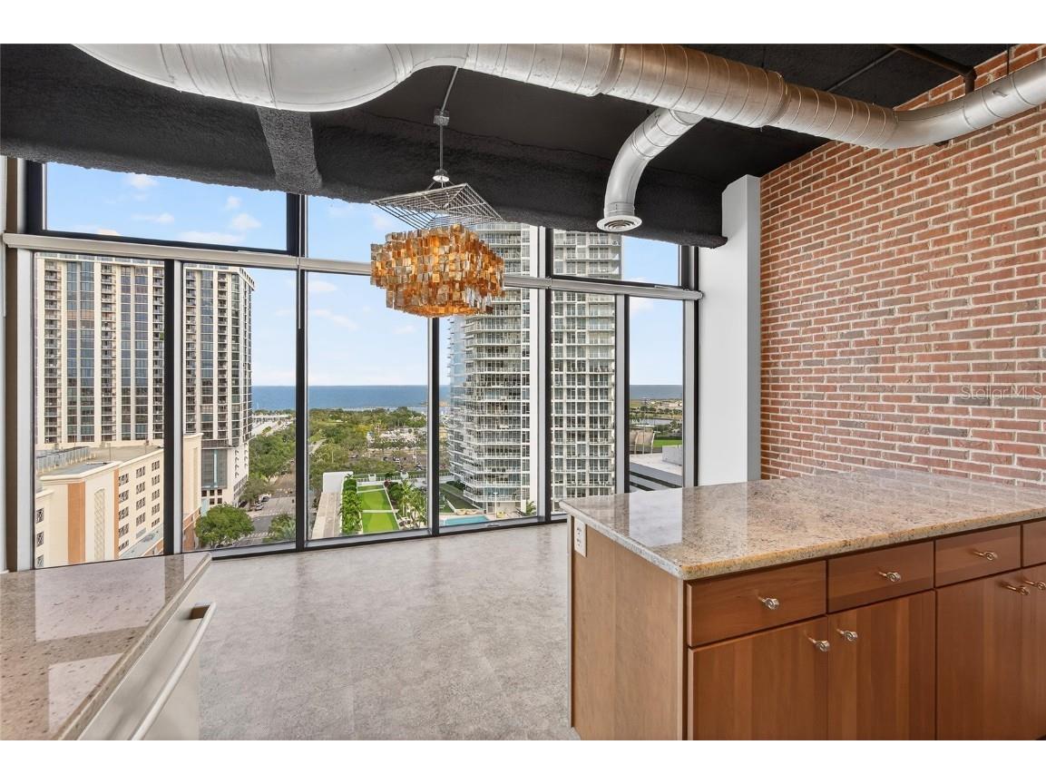 175 2nd Street S #P-2 Saint Petersburg FL 33701 TB8402228 image7