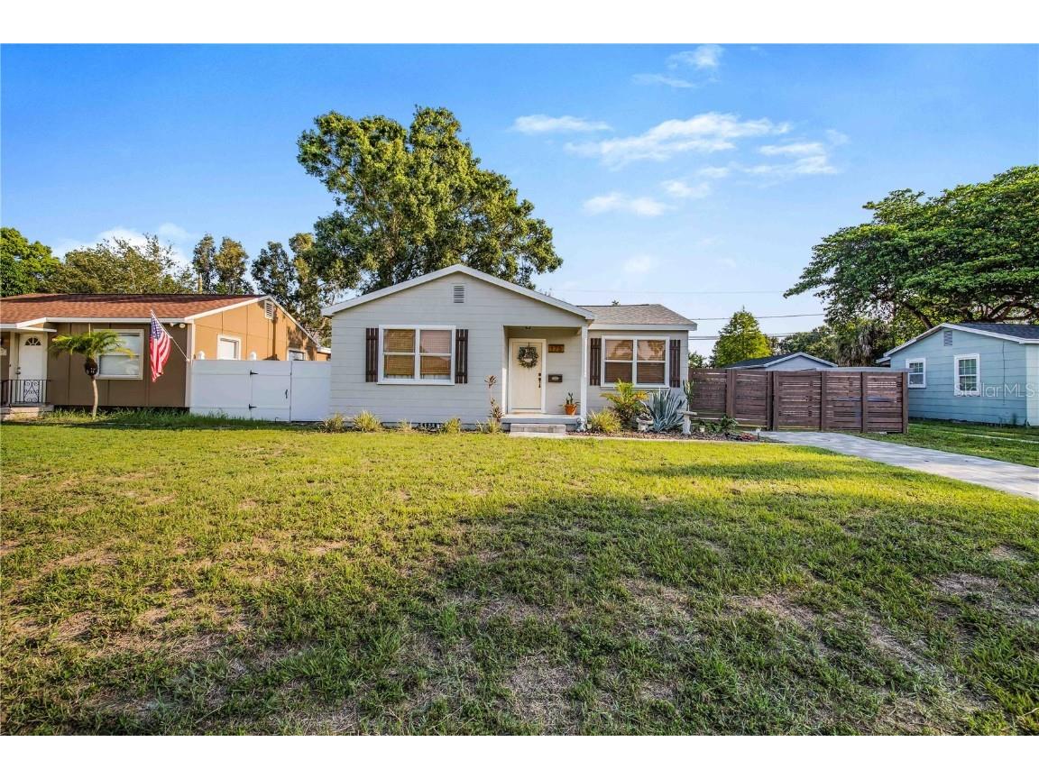 175 83rd Avenue N Saint Petersburg FL 33702 L4938828 image1