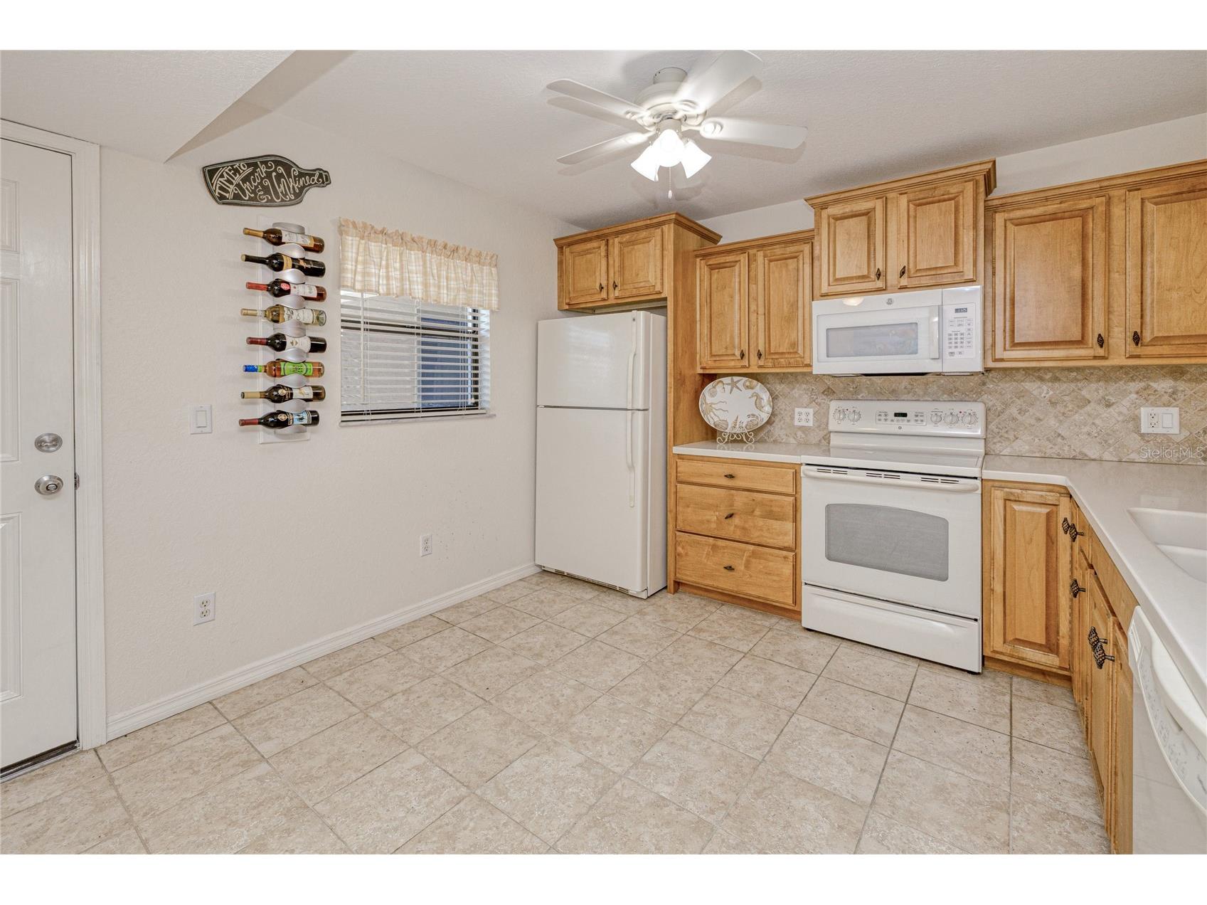 175 Kings Highway #225 (B5) Punta Gorda FL 33983 C7516210 image3