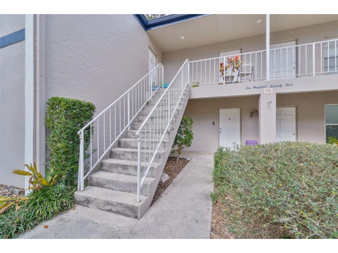 175 Picardy Villa Circle #100 Brandon FL 33510 L4935181 image1