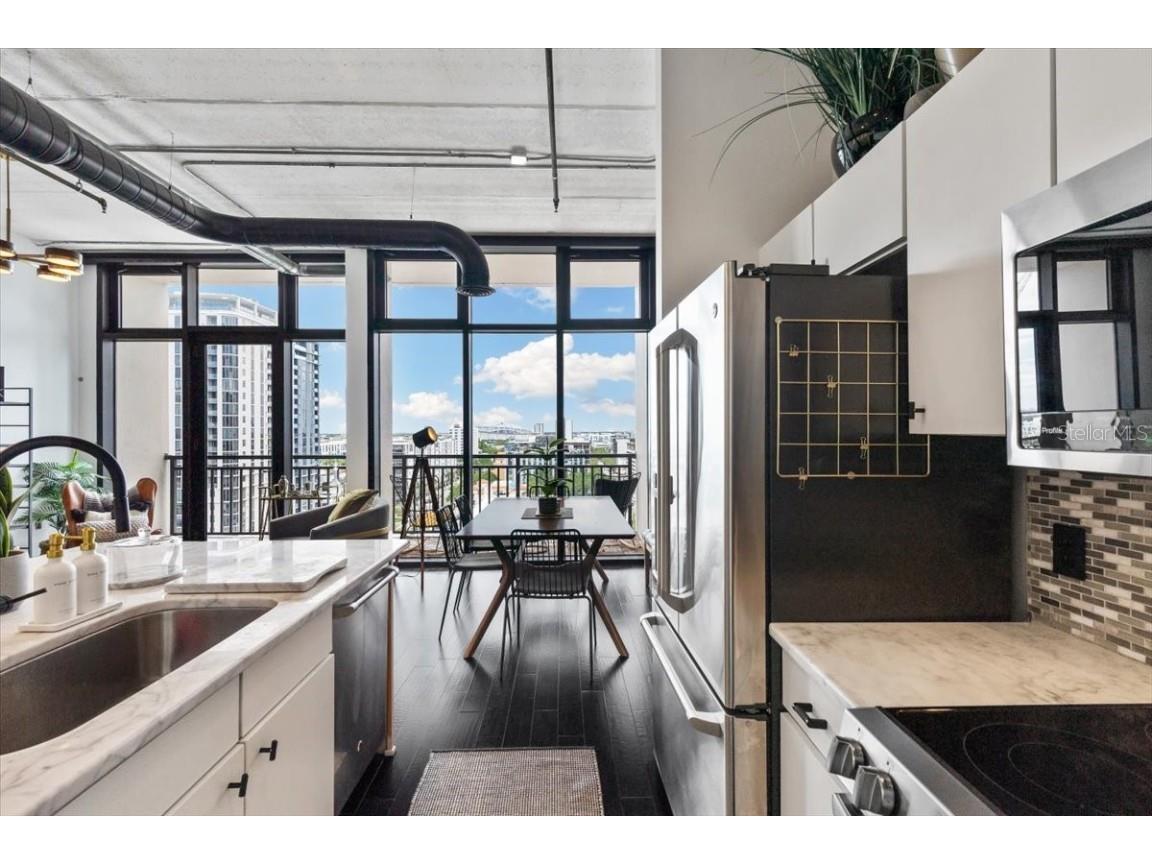 175 S 2nd Street S #PH-16 Saint Petersburg FL 33701 TB8387177 image10