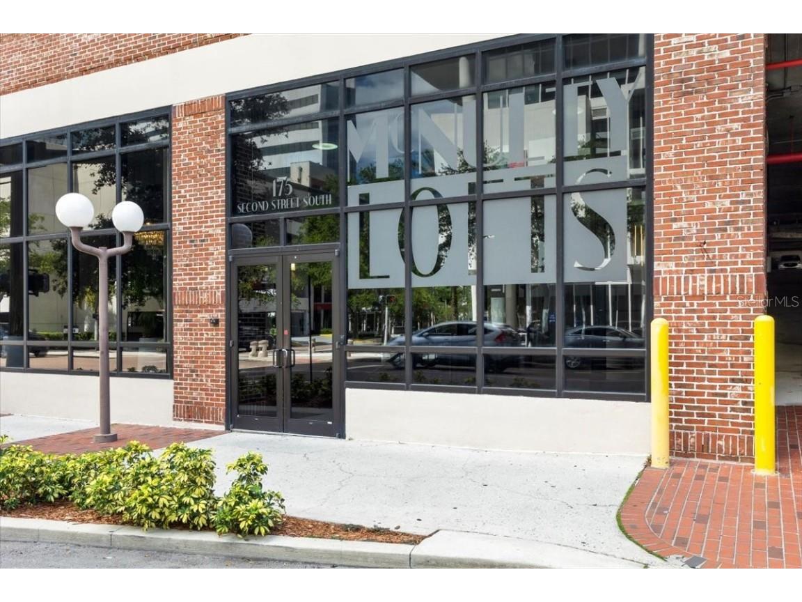 175 S 2nd Street S #PH-16 Saint Petersburg FL 33701 TB8387177 image4