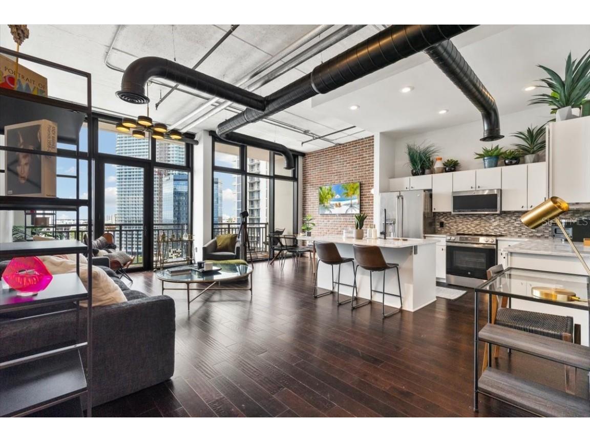 175 S 2nd Street S #PH-16 Saint Petersburg FL 33701 TB8387177 image6