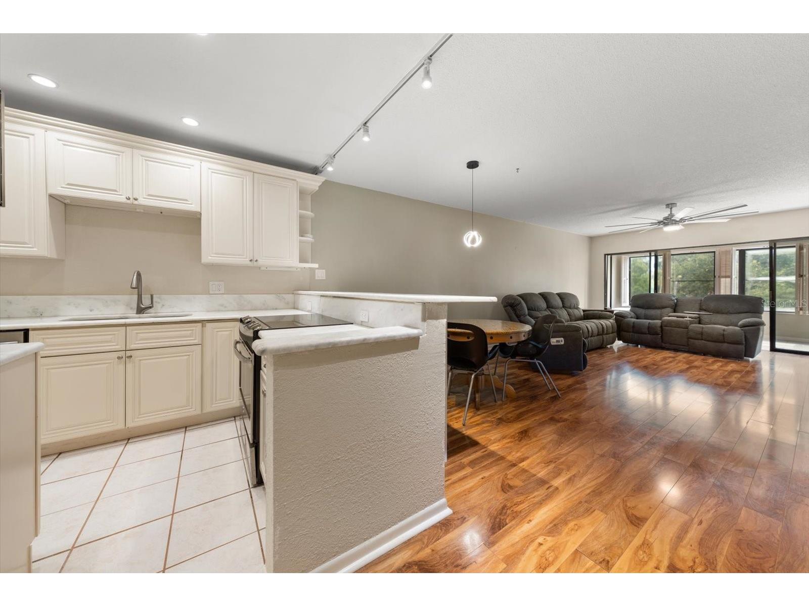 1750 Belleair Forest Drive #B8 Belleair FL 33756 TB8528200 image9