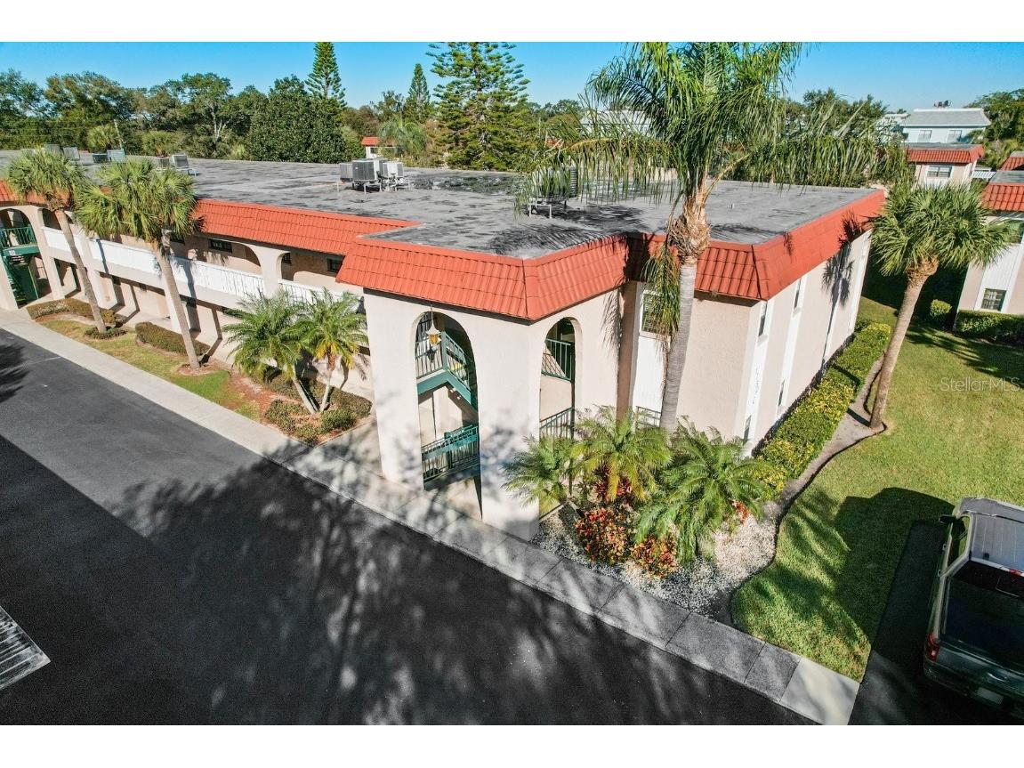 1750 Belleair Forest Drive #C20 Belleair FL 33756 U8187443 image1