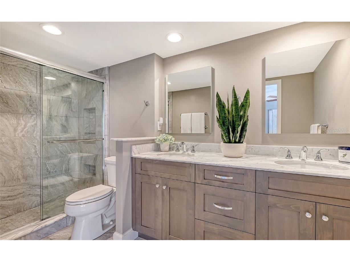 1750 Benjamin Franklin Drive #6F Sarasota FL 34236 - GULF A4650702 image26