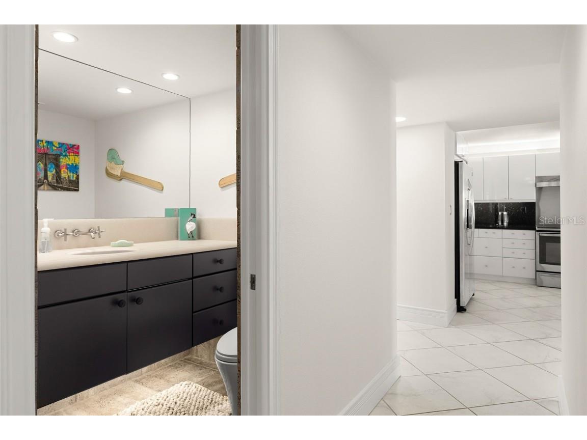 1750 Benjamin Franklin Drive #8D Sarasota FL 34236 A4673871 image19