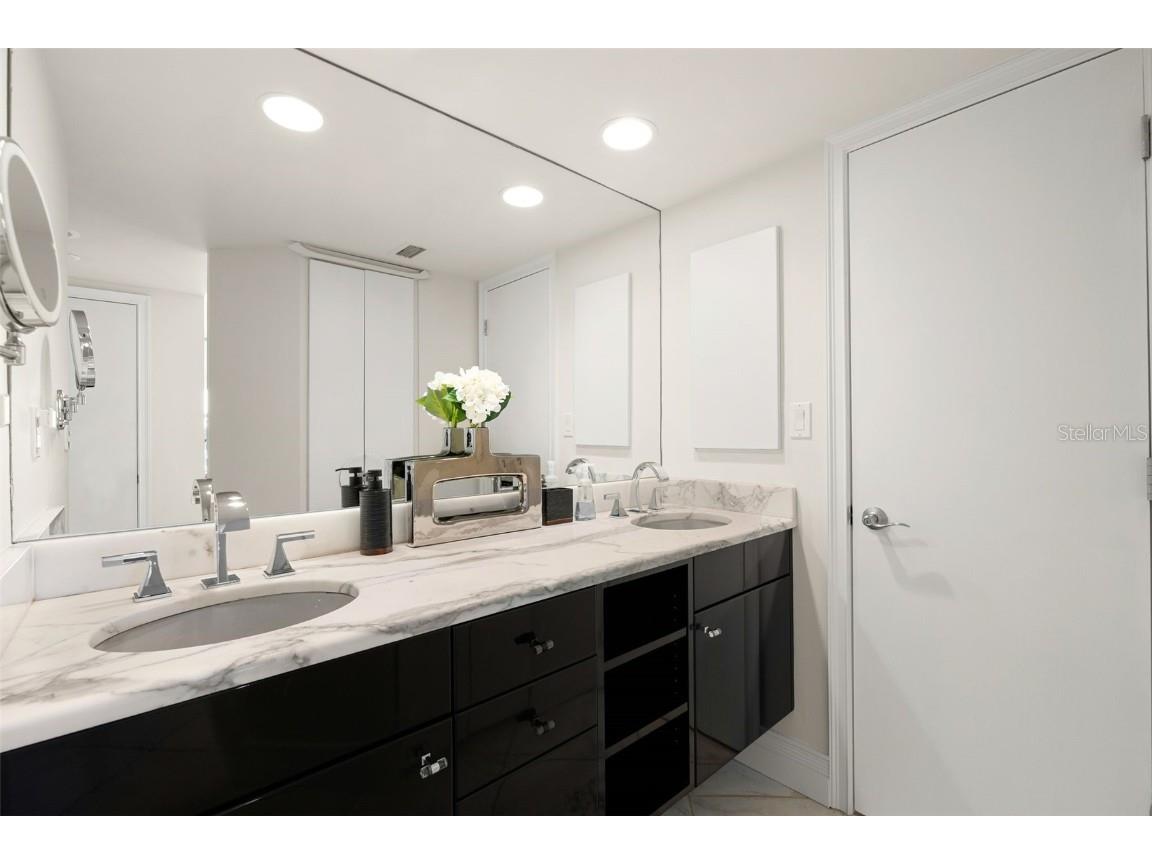 1750 Benjamin Franklin Drive #8D Sarasota FL 34236 A4673871 image27