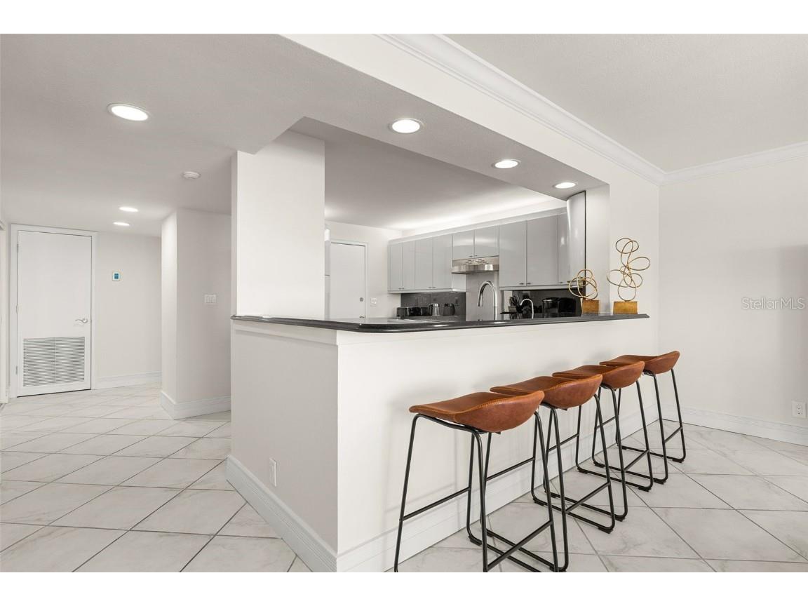 1750 Benjamin Franklin Drive #8D Sarasota FL 34236 A4673871 image9