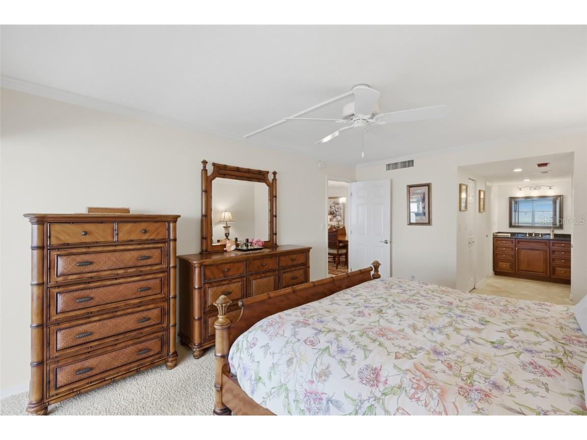 1750 Benjamin Franklin Drive #9B Sarasota FL 34236 A4674245 image21