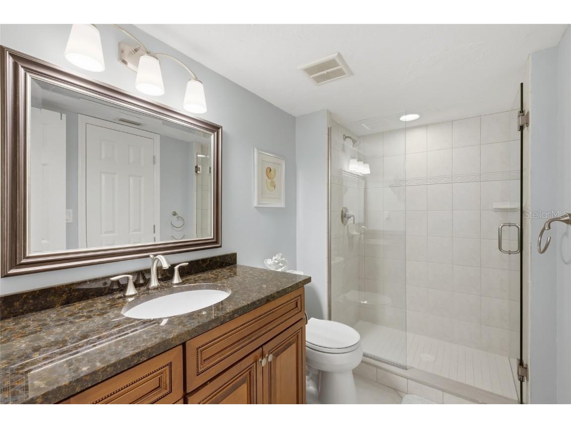 1750 Benjamin Franklin Drive #9B Sarasota FL 34236 A4674245 image26