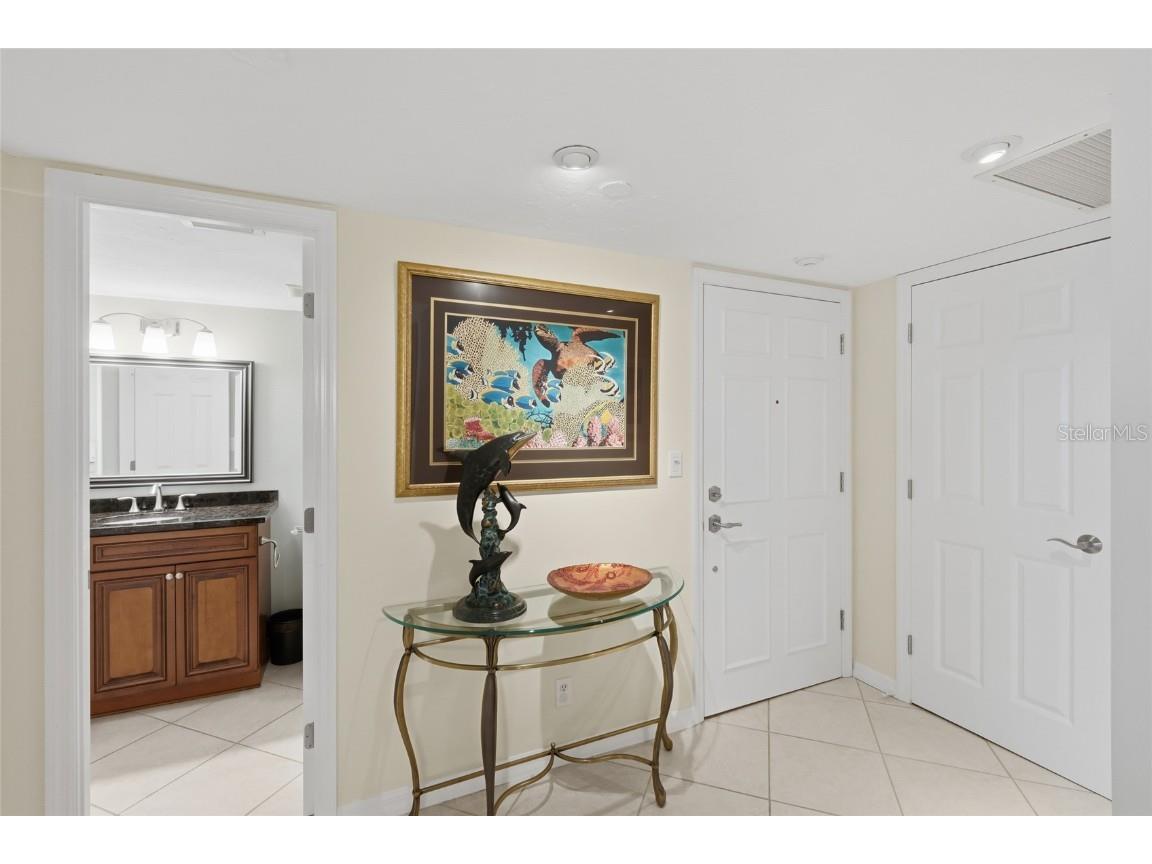 1750 Benjamin Franklin Drive #9B Sarasota FL 34236 A4674245 image7