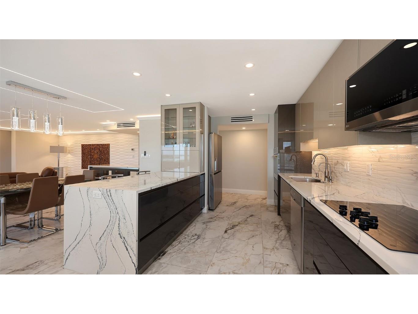 1750 Benjamin Franklin Drive #9F Sarasota FL 34236 - SARASOTA BAY AND GULF OF MEXICO A4674543 image21