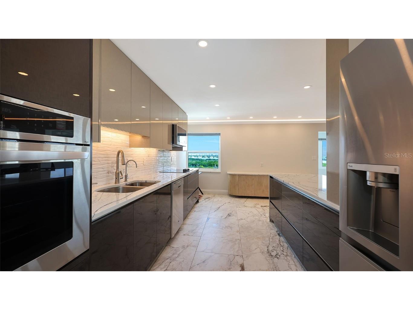 1750 Benjamin Franklin Drive #9F Sarasota FL 34236 - SARASOTA BAY AND GULF OF MEXICO A4674543 image22