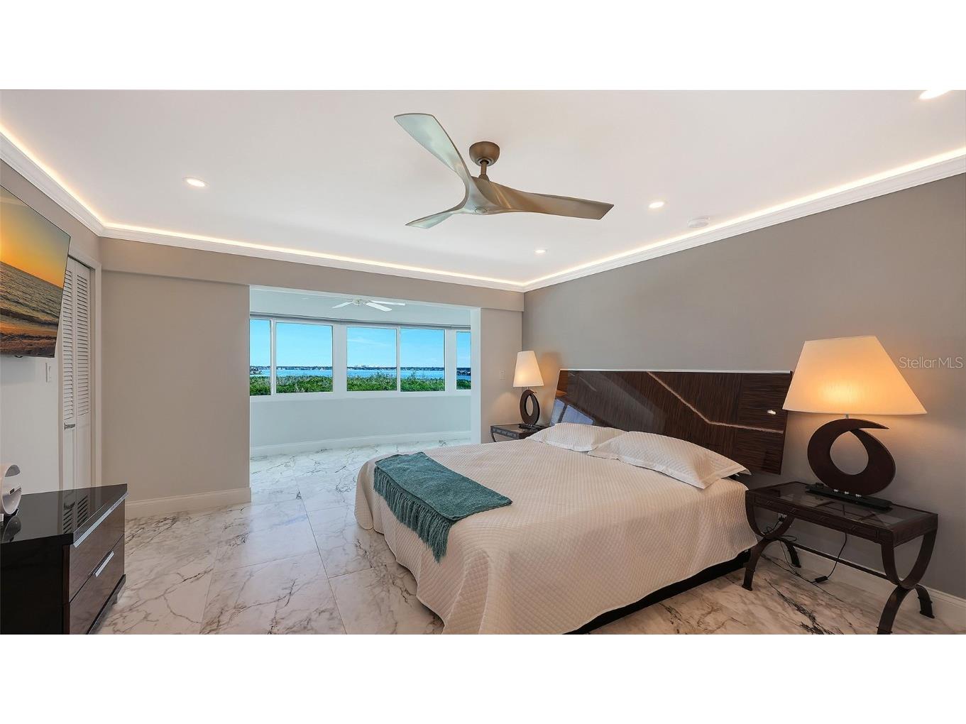 1750 Benjamin Franklin Drive #9F Sarasota FL 34236 - SARASOTA BAY AND GULF OF MEXICO A4674543 image25