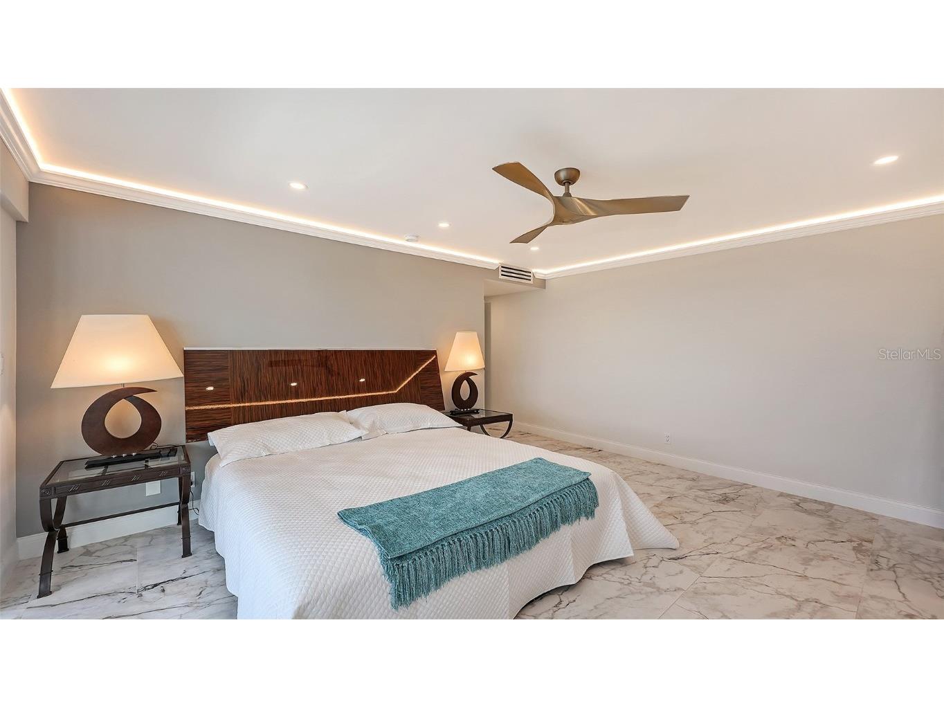 1750 Benjamin Franklin Drive #9F Sarasota FL 34236 - SARASOTA BAY AND GULF OF MEXICO A4674543 image26