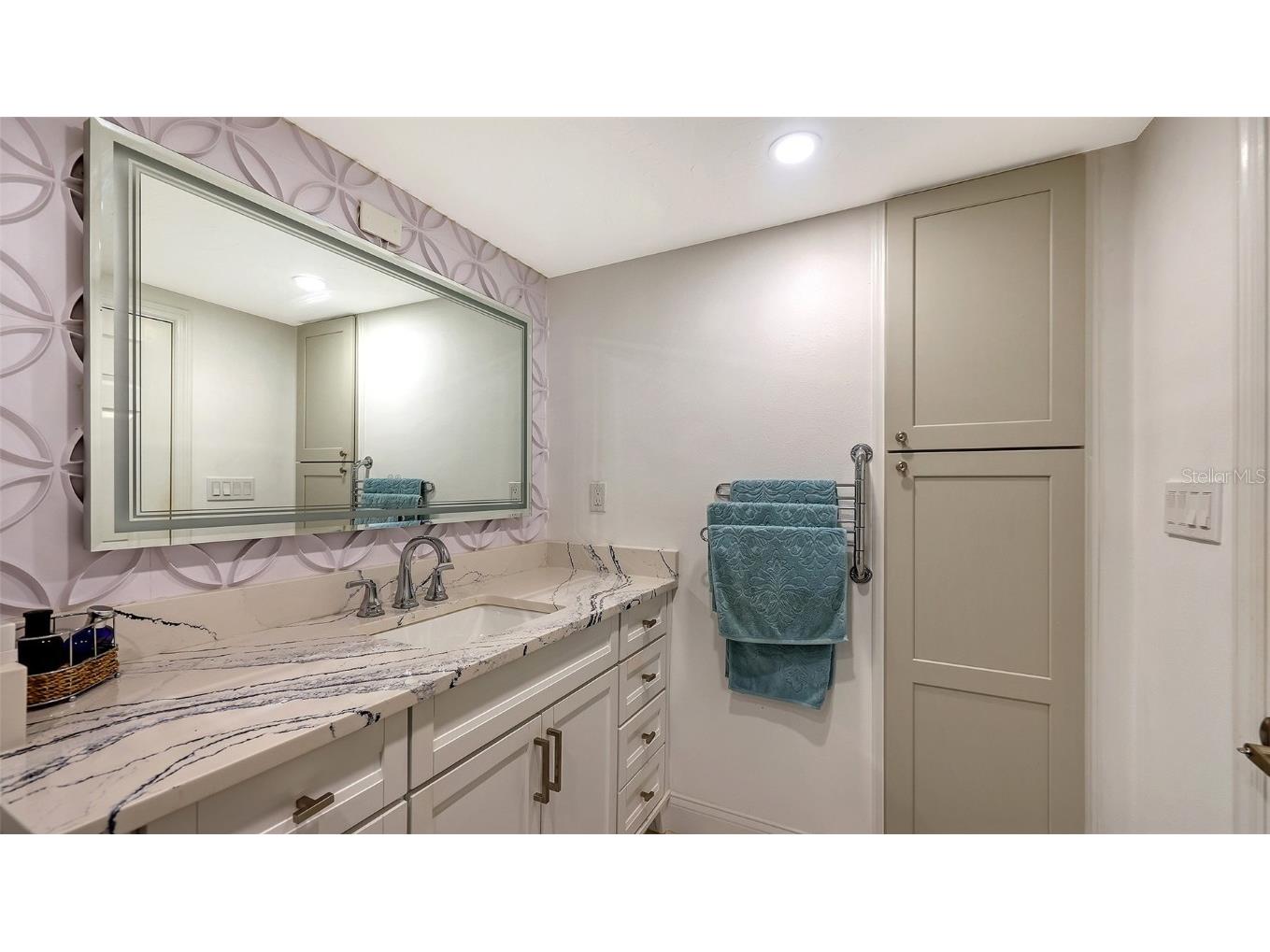 1750 Benjamin Franklin Drive #9F Sarasota FL 34236 - SARASOTA BAY AND GULF OF MEXICO A4674543 image32