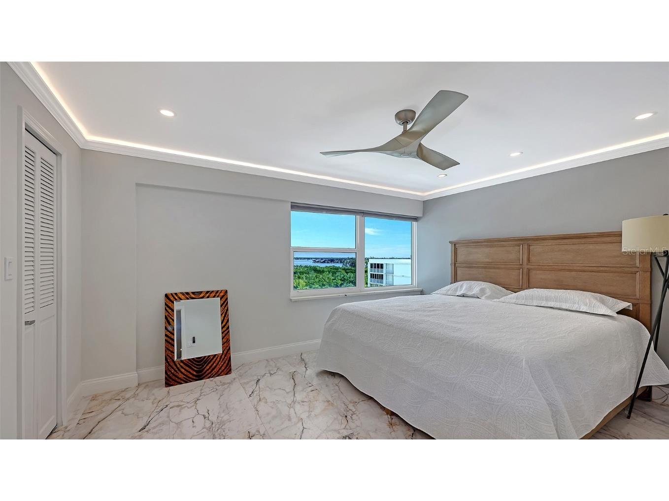 1750 Benjamin Franklin Drive #9F Sarasota FL 34236 - SARASOTA BAY AND GULF OF MEXICO A4674543 image34