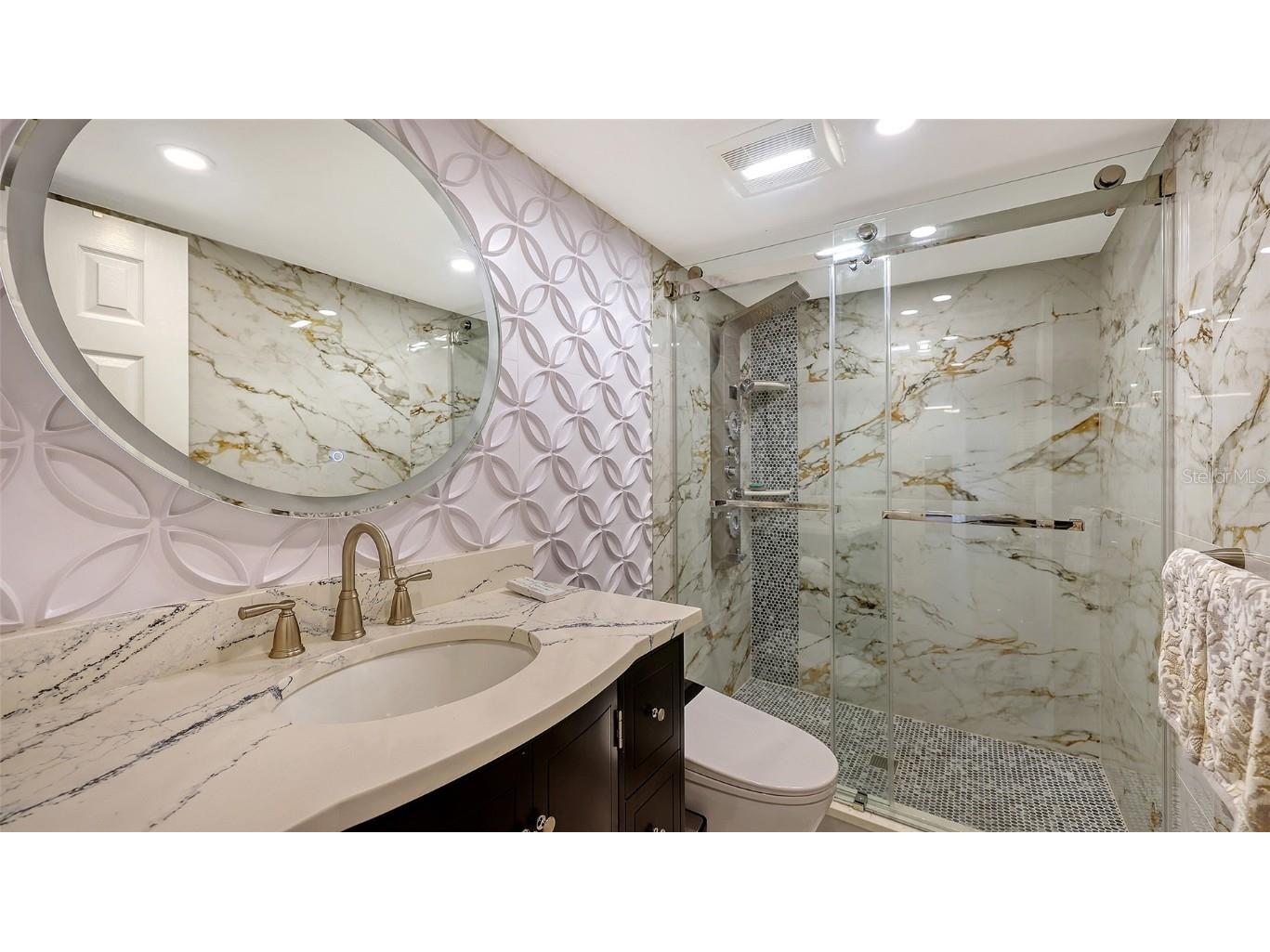 1750 Benjamin Franklin Drive #9F Sarasota FL 34236 - SARASOTA BAY AND GULF OF MEXICO A4674543 image37