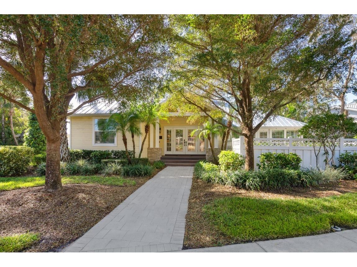 1750 Seminole Drive Sarasota FL 34239 A4626632 image1