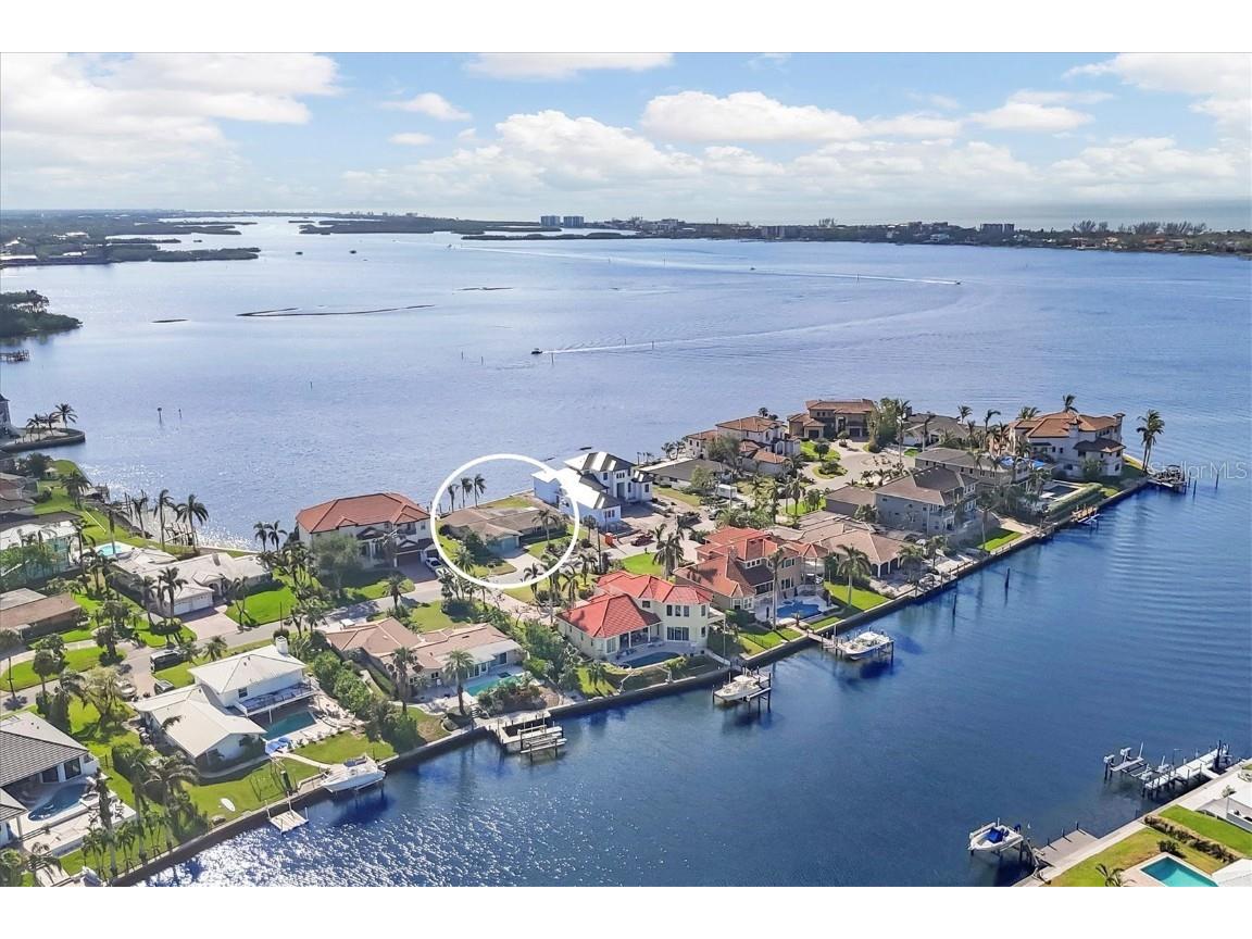 1750 Southpointe Drive Sarasota FL 34231 - LITTLE SARASOTA BAY A4629946 image1