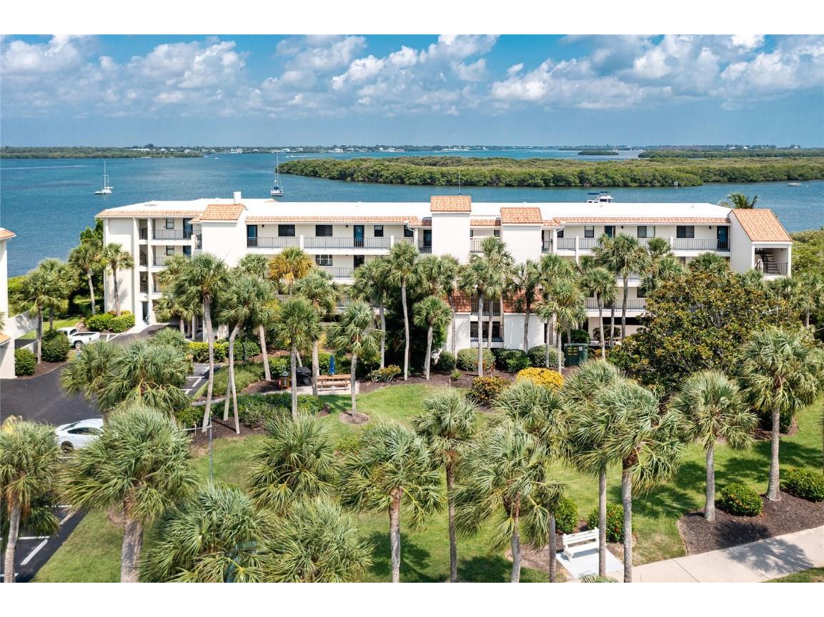 1751 Beach Road #302 Englewood FL 34223 - LEMON BAY/INTRACOASTAL TO GULF D6134515 image1