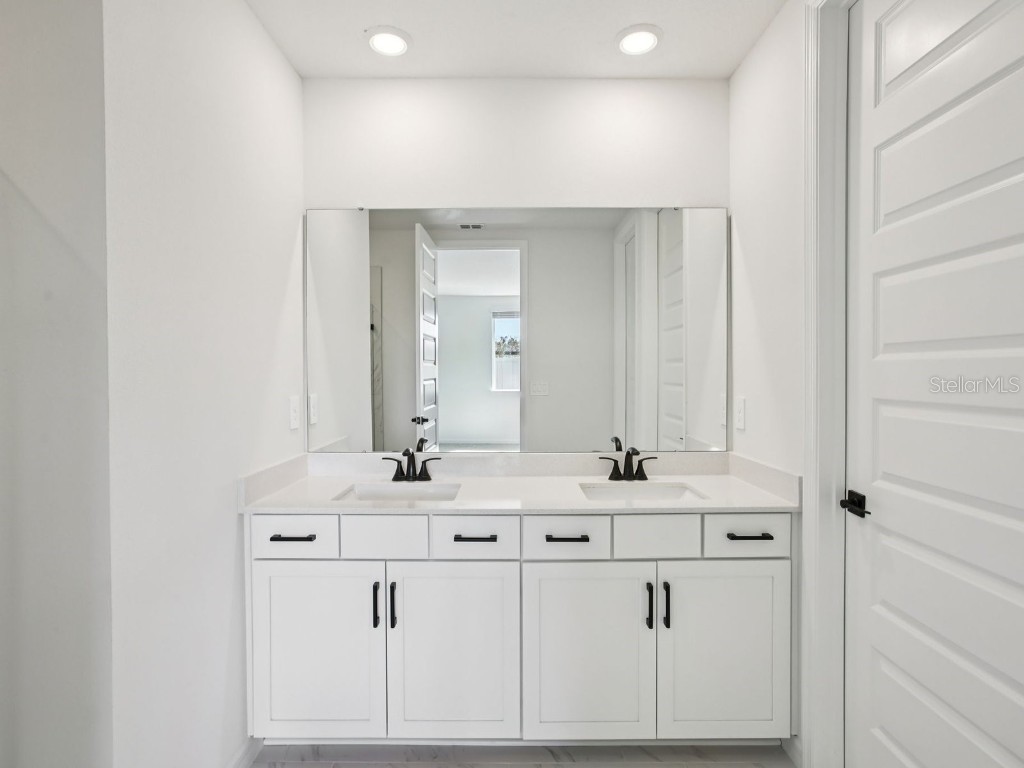 1751 Draughton Drive Zephyrhills FL 33541 O6335140 image34