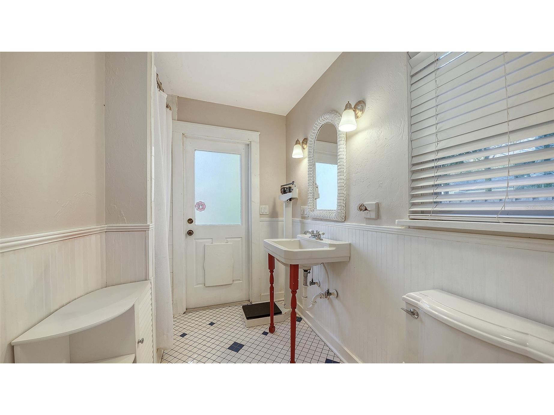 1751 Floyd Street Sarasota FL 34239 A4682724 image32