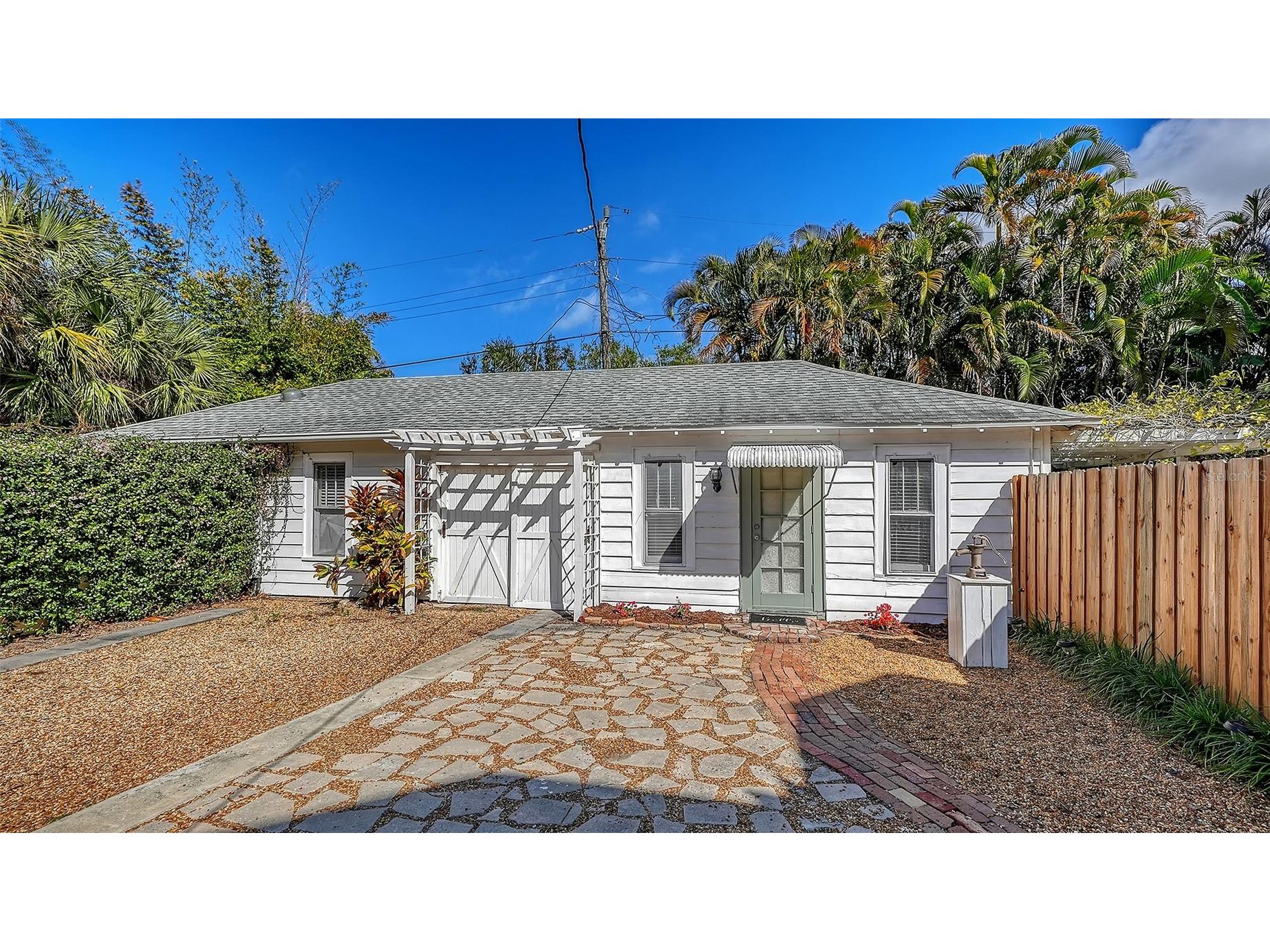 1751 Floyd Street Sarasota FL 34239 A4682724 image40