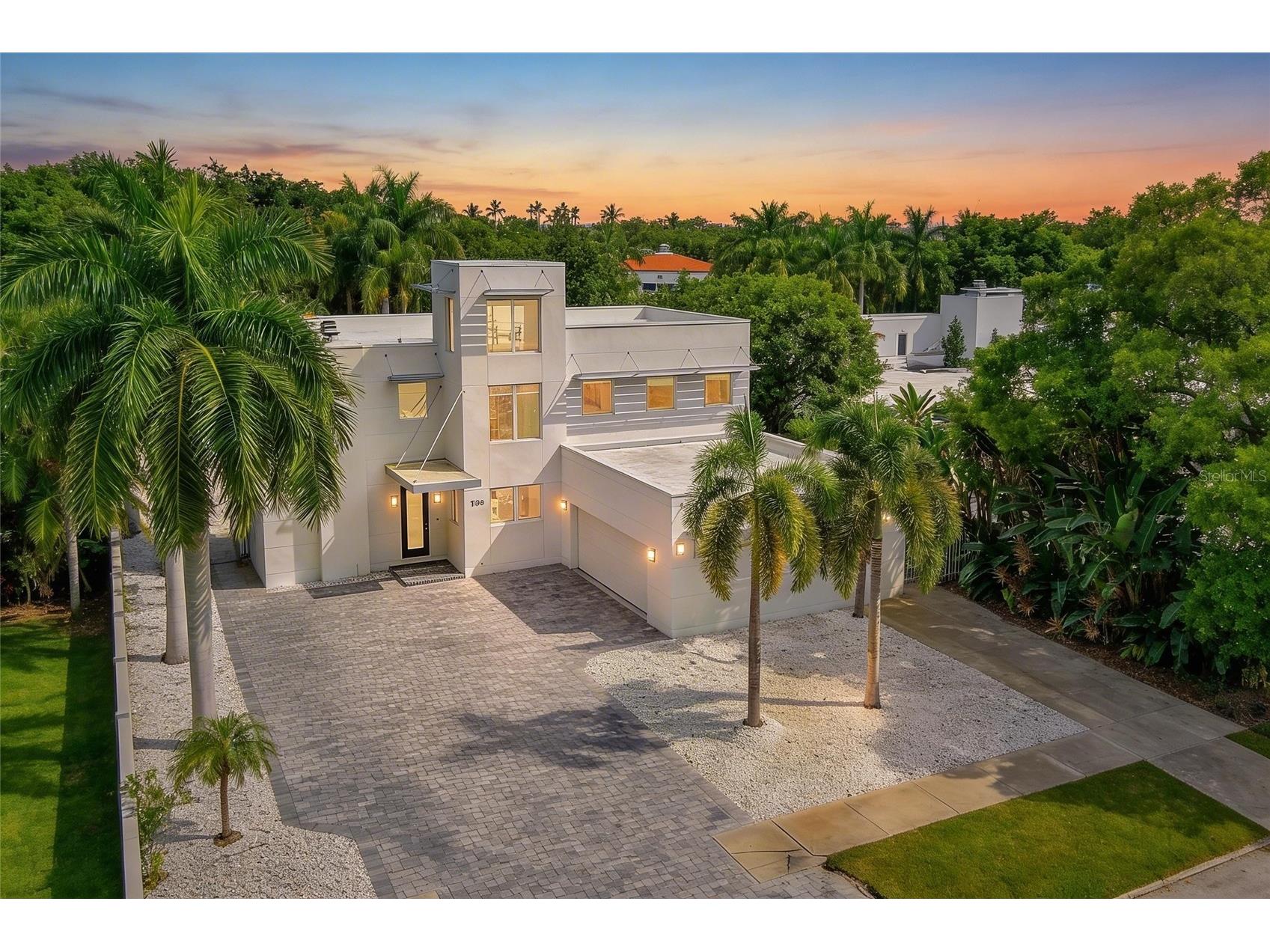 1751 Hawthorne Street Sarasota FL 34239 A4689684 image1