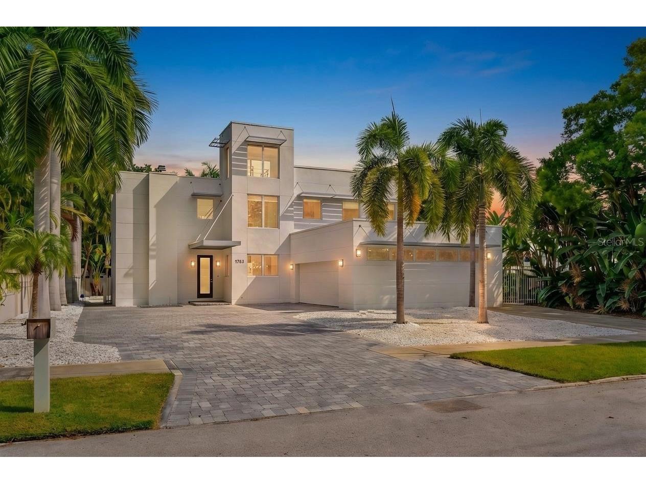 1751 Hawthorne Street Sarasota FL 34239 A4689684 image2
