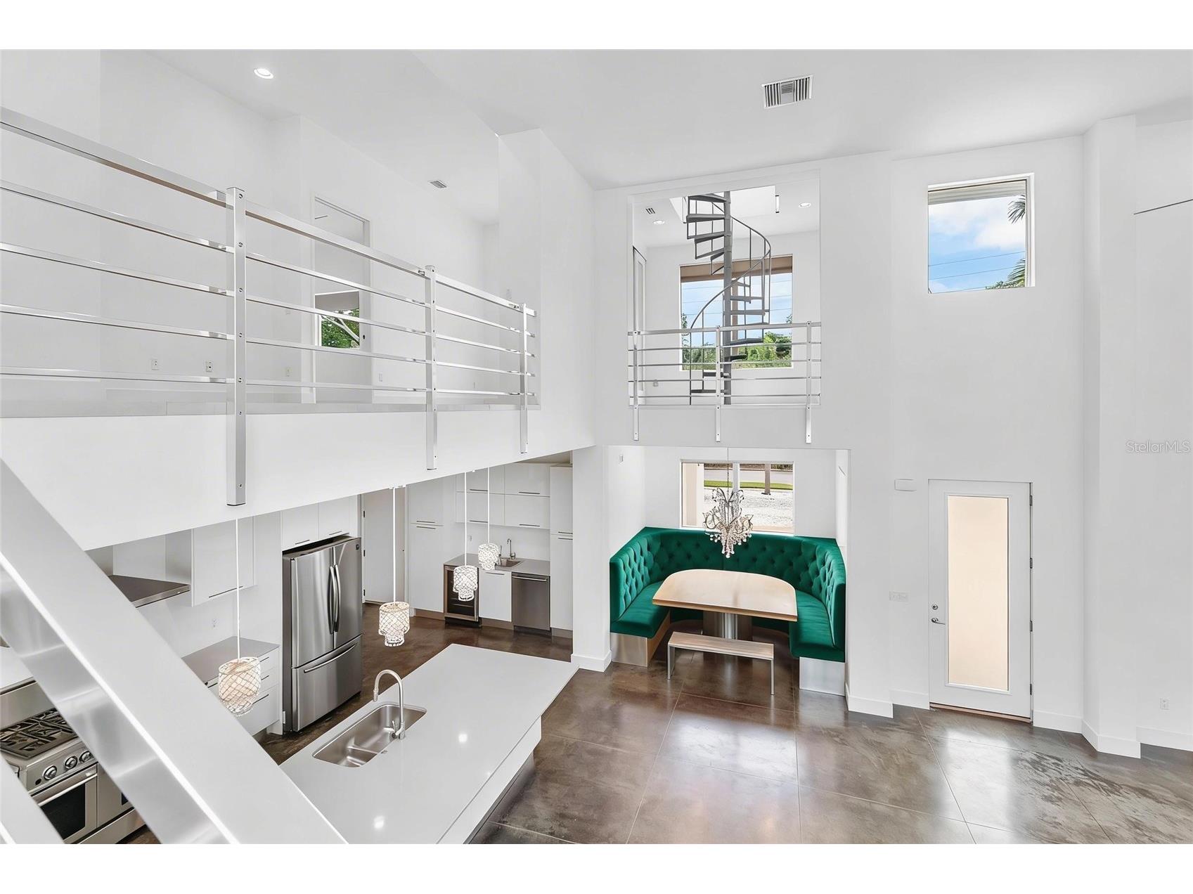1751 Hawthorne Street Sarasota FL 34239 A4689684 image20